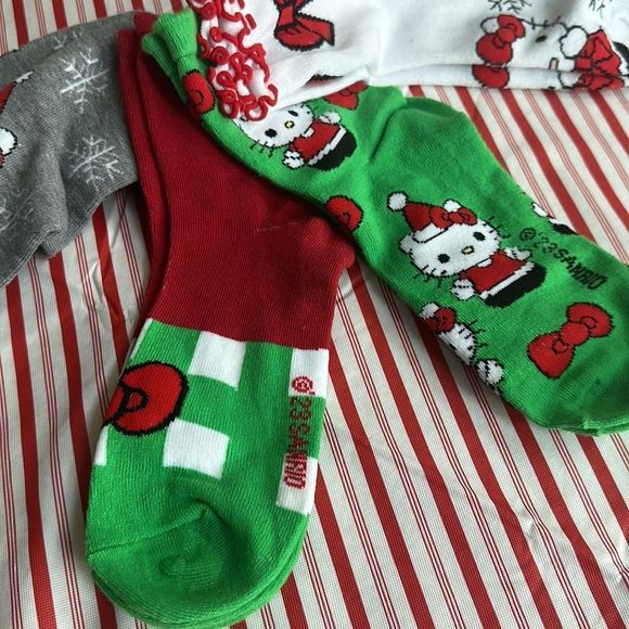 Hello kitty bundle of Christmas socks 5 pair kitty Santa kitty snowman - Picture 5 of 6